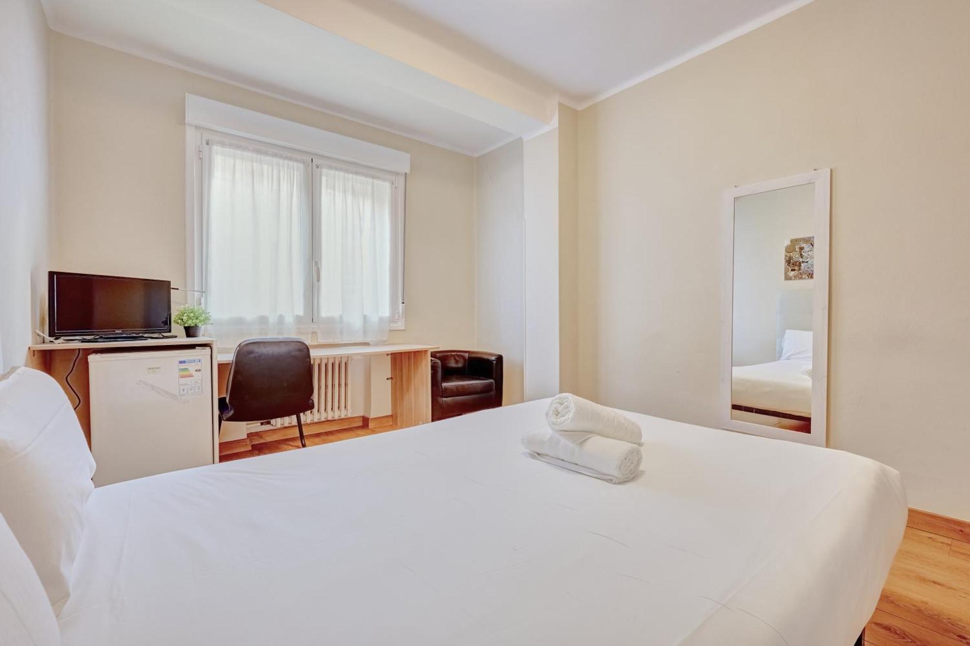 Monasterio By Clabao Apartment Pamplona Luaran gambar